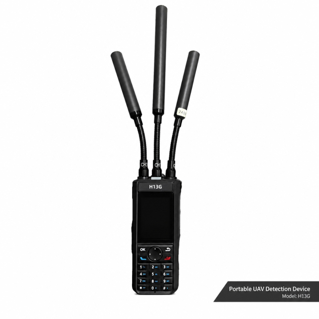 Portable Ultra Wideband Drone Detector 300MHz to 13.4GHz 5km Detection Range with Rid Function