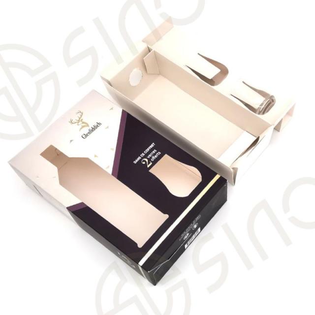 One whisky bottle with 2 glass box