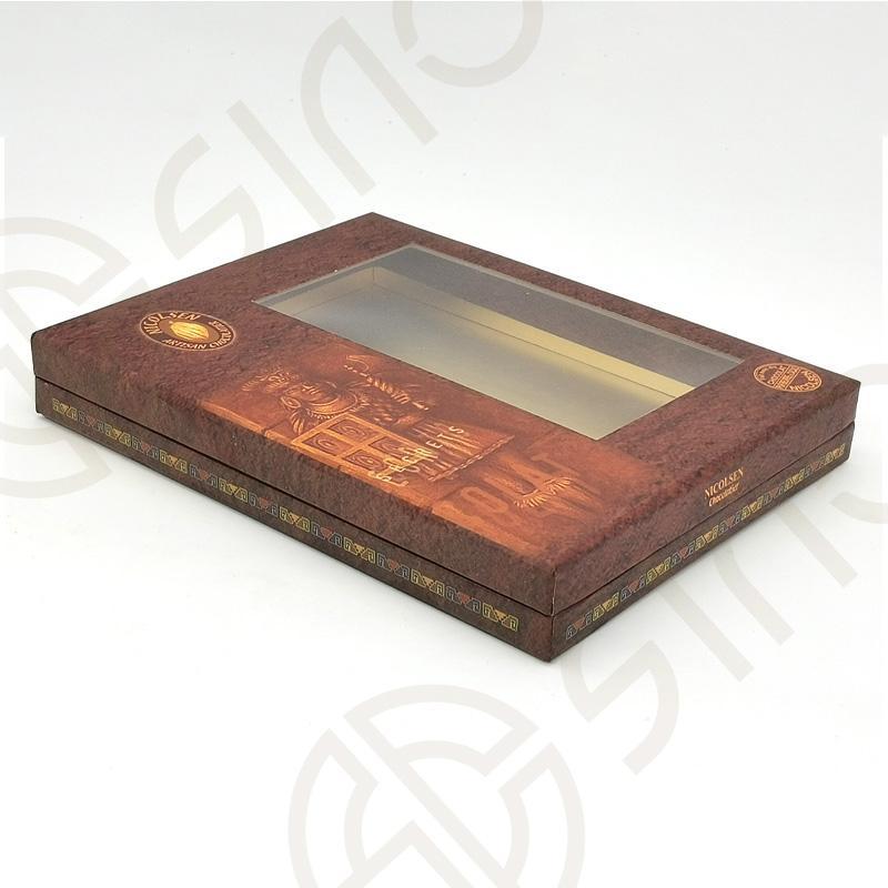 Box with lid and shoulder
