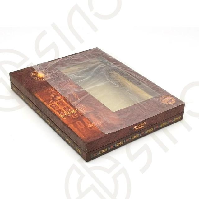 Box with lid and shoulder