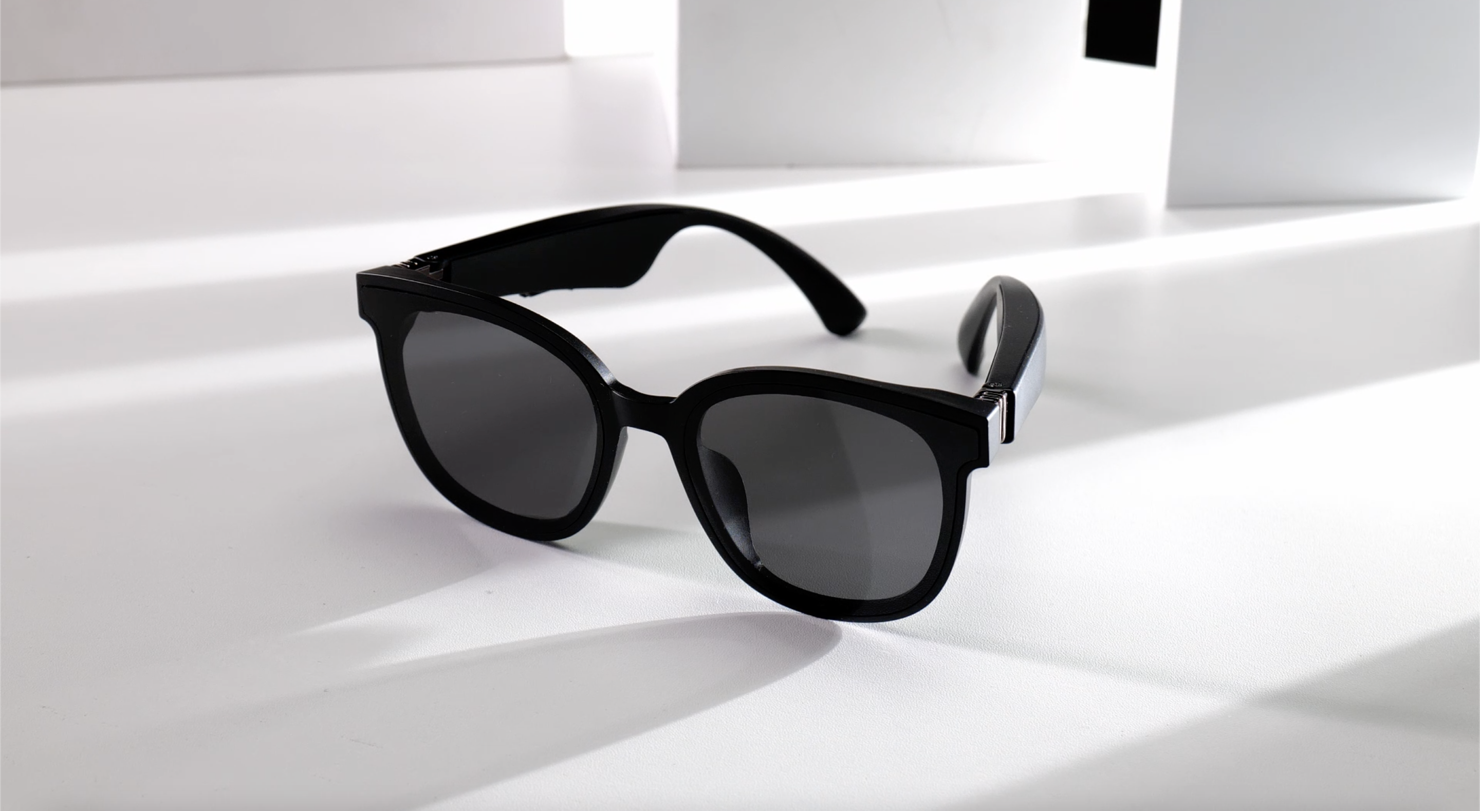 GL5 Open-Ear Bone Conduction Glasses for Active Lifestyles