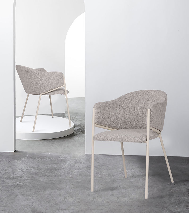 Beige dining chair with KD white legs Cuicy
