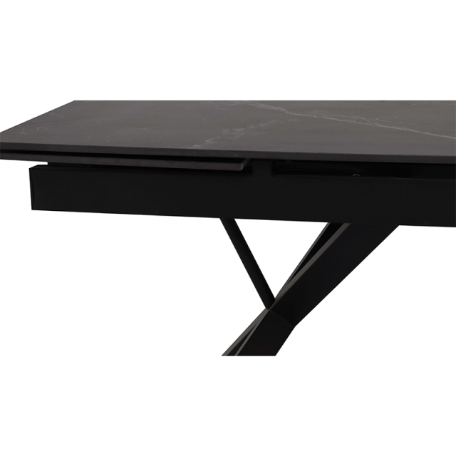 Premium Extendable Dining Table – Style Meets Functionality