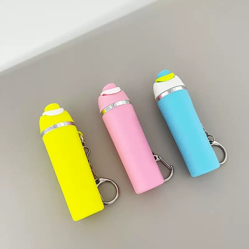China warehouse mini keychains