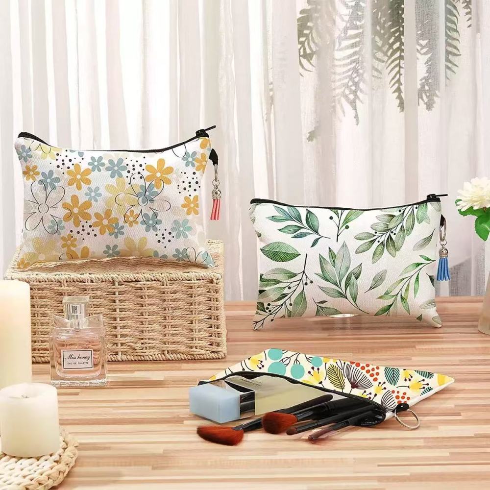 7.9-inch * 5.5-inch sublimation makeup bag with keychain and tassels