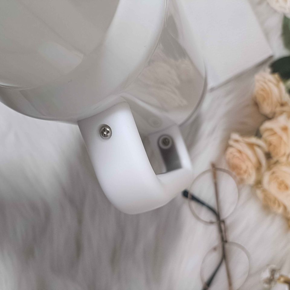 40oz Gn2.0  White Tumbler with handle and plastic straw