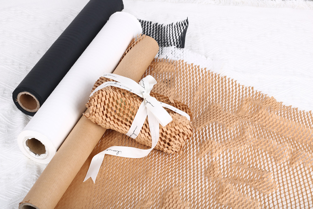 Honeycomb Paper vs. Plastic Film: The Ultimate Eco-Friendly Packaging Showdown