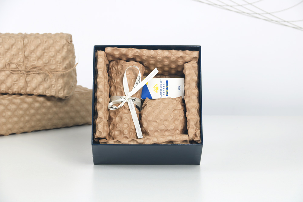 Elevate Your Brand: Why Premium Sellers are Swapping Plastic for Paper Bubbles