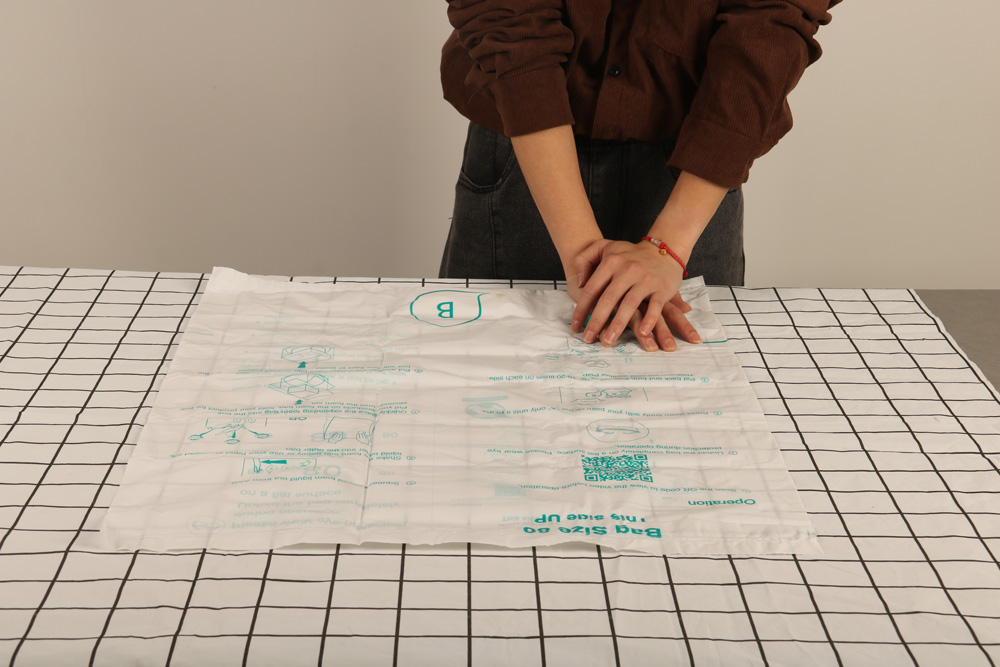 How to Ship Fragile Items Safely: The Secret of Expanding Foam Bags