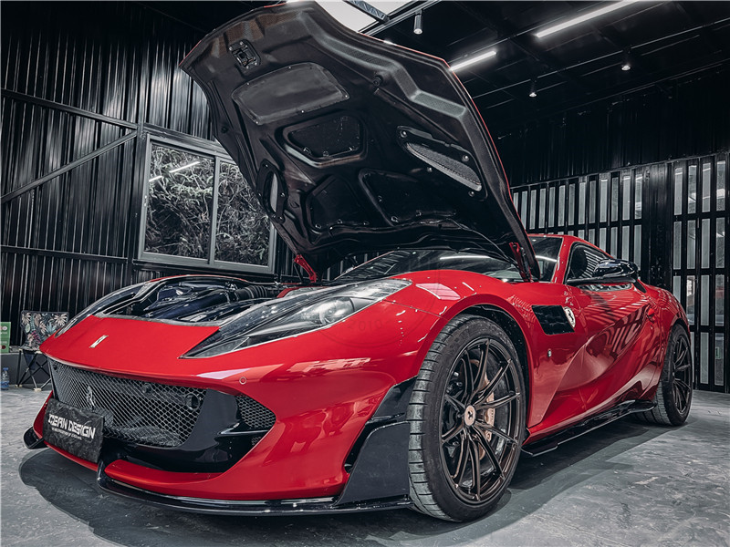 YACHANT CARBON FIBER BDOY KITS FOR 812 SUPERFAST FERRARI