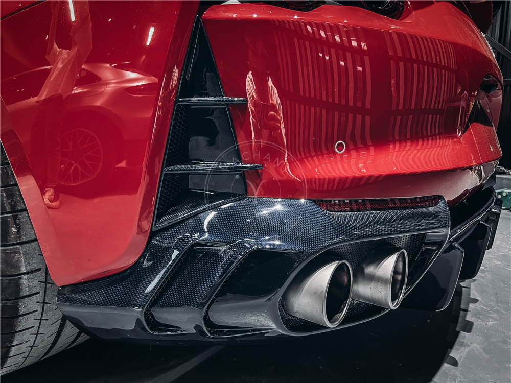 2017-2020 Ferrari 812 Superfast MSY Softkit Style Rear Diffuser w/ Brake Light (GTS requires some modification)