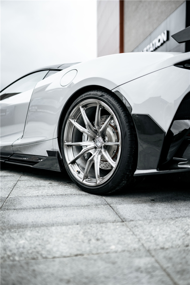 2019-2022 McLaren GT MIW Design Style Bodykit Front Lip Set 4PCS Side Skirts Rear Diffuser Rear Spats