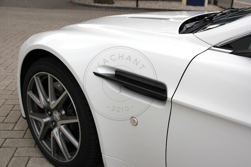 Dry Carbon Side Striker Replacement For 06-15 Aston Martin V8 Vantage&S V12 Vantage&S