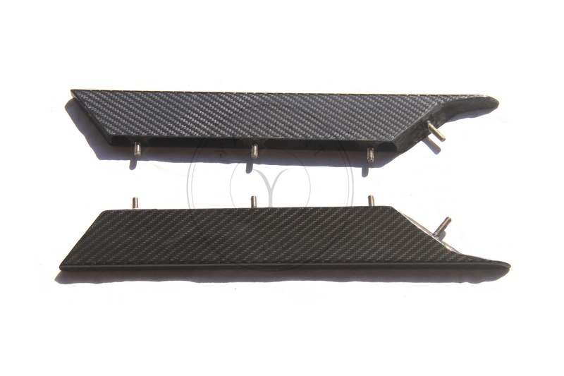 Dry Carbon Side Striker Replacement For 06-15 Aston Martin V8 Vantage&S V12 Vantage&S