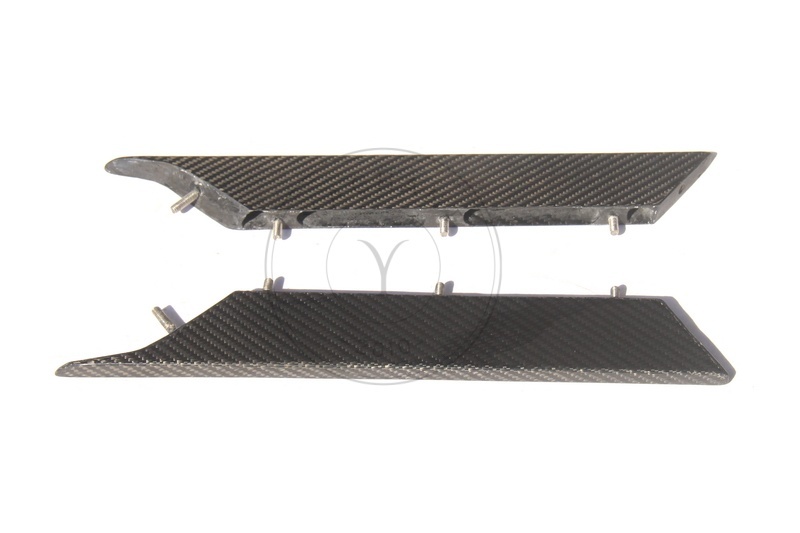 Dry Carbon Side Striker Replacement For 06-15 Aston Martin V8 Vantage&S V12 Vantage&S