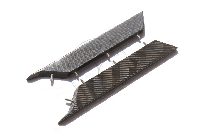 Dry Carbon Side Striker Replacement For 06-15 Aston Martin V8 Vantage&S V12 Vantage&S
