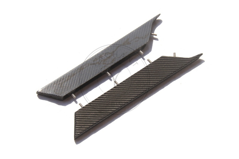 Dry Carbon Side Striker Replacement For 06-15 Aston Martin V8 Vantage&S V12 Vantage&S