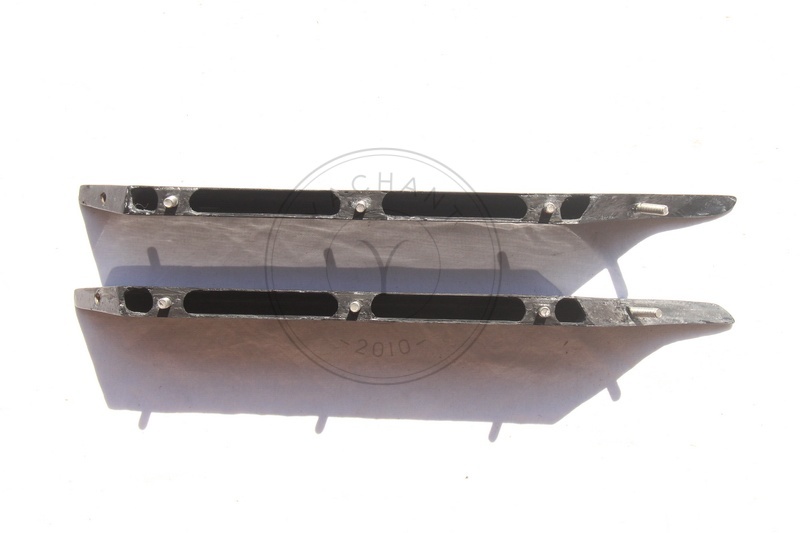 Dry Carbon Side Striker Replacement For 06-15 Aston Martin V8 Vantage&S V12 Vantage&S