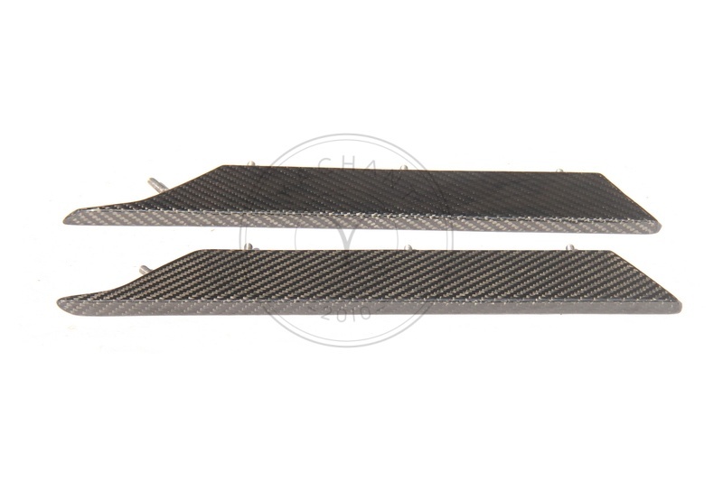Dry Carbon Side Striker Replacement For 06-15 Aston Martin V8 Vantage&S V12 Vantage&S