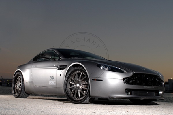 V Style Dry Carbon Front Lip For 2006-2009 Aston Martin V8 Vantage