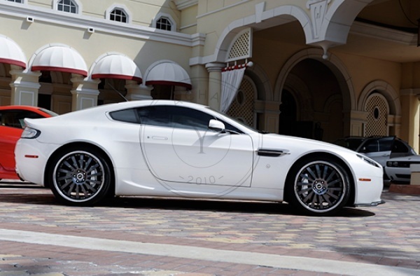 V Style Dry Carbon Front Lip For 2006-2009 Aston Martin V8 Vantage