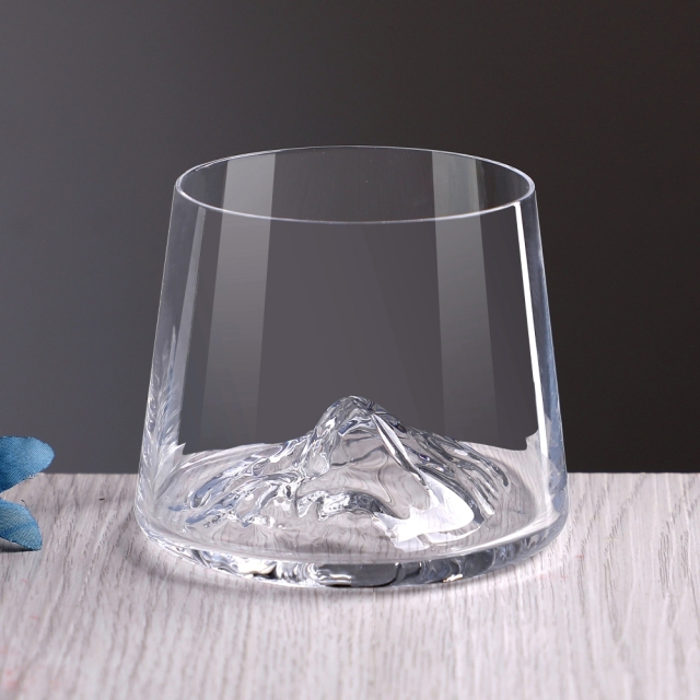 OEM ODM Custom Hand Blown Lead Free Crystal Borosilicate Glass Volcano Style Whiskey Rocks Glass with 3D Mountain Base,卸売ガラス製品＆カスタムキャンドルジャー製造メーカー | Ruixin Glass,OEM ODM Custom Hand Blown Lead Free Crystal Borosilicate Glass Volcano Style Whiskey Rocks Glass with 3D Mountain Base