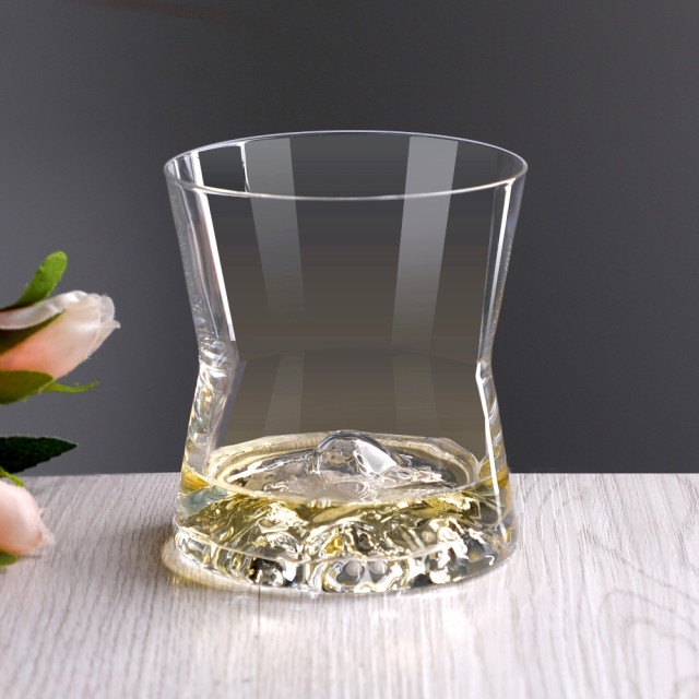OEM ODM Custom Hand Blown Lead Free Crystal Borosilicate Glass Volcano Style Whiskey Rocks Glass with 3D Mountain Base,卸売ガラス製品＆カスタムキャンドルジャー製造メーカー | Ruixin Glass,OEM ODM Custom Hand Blown Lead Free Crystal Borosilicate Glass Volcano Style Whiskey Rocks Glass with 3D Mountain Base