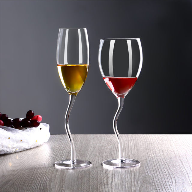 Luxury Fancy Irregular Stemmed Premium Sparkling Curved Stem Creative Crystal champagne Glasses Gift Wine Glass Set,도매 유리제품 및 맞춤형 캔들 자 제조업체 | Ruixin Glass,Luxury Fancy Irregular Stemmed Premium Sparkling Curved Stem Creative Crystal champagne Glasses Gift Wine Glass Set