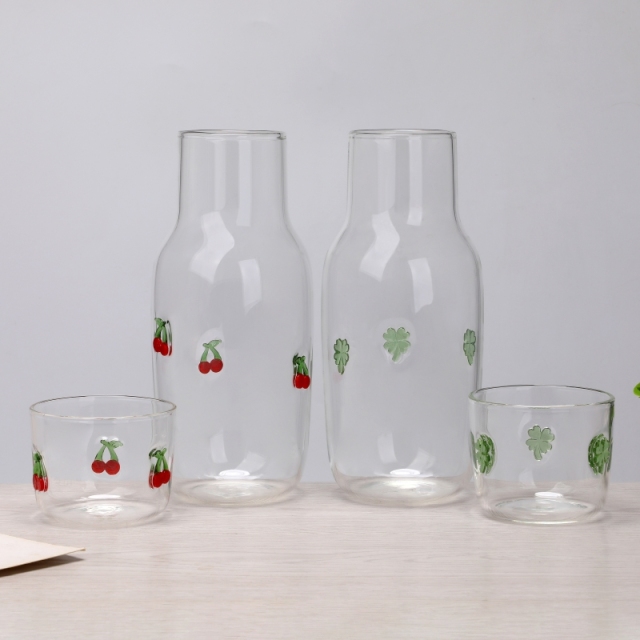 Icon Heat Cold Resistant Bedside Night Borosilicate Glass Juice Water Bottle Carafe En Verre Pitcher Jug Sets with Tumbler Cup,Grossiste en Verrerie & Fabricant de Bocaux à Bougies sur Mesure | Ruixin Glass,Icon Heat Cold Resistant Bedside Night Borosilicate Glass Juice Water Bottle Carafe En Verre Pitcher Jug Sets with Tumbler Cup