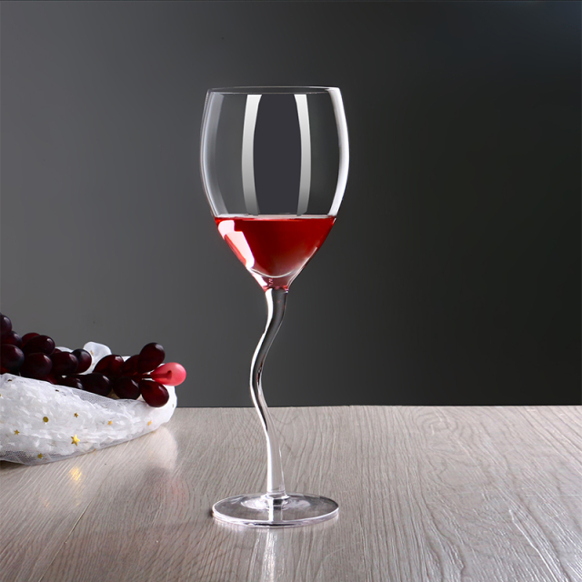 Luxury Fancy Irregular Stemmed Premium Sparkling Curved Stem Creative Crystal champagne Glasses Gift Wine Glass Set,도매 유리제품 및 맞춤형 캔들 자 제조업체 | Ruixin Glass,Luxury Fancy Irregular Stemmed Premium Sparkling Curved Stem Creative Crystal champagne Glasses Gift Wine Glass Set