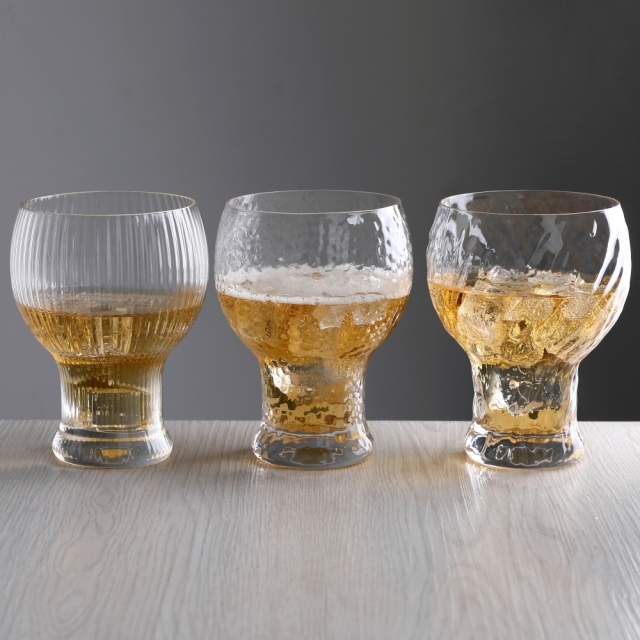 Wholesale Custom 500ml Modern Japanese Style Hammered Ribbed Swirl Stemless IPA Sensory Drinking Craft Beer Tulip Glass Tumbler,Fabricante Mayorista de Artículos de Vidrio y Tarros de Vela Personalizados | Ruixin Glass,Wholesale Custom 500ml Modern Japanese Style Hammered Ribbed Swirl Stemless IPA Sensory Drinking Craft Beer Tulip Glass Tumbler