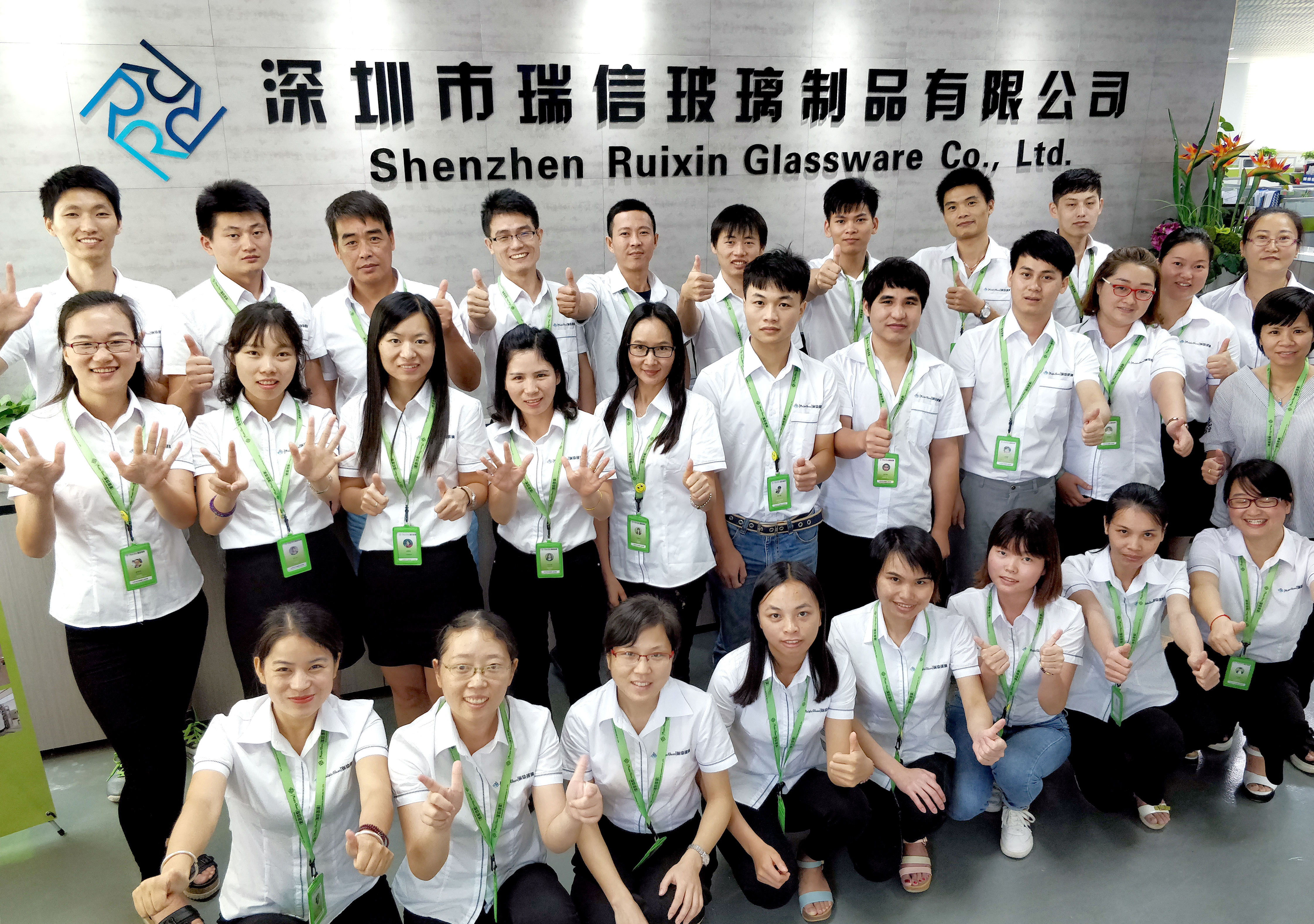 Ruixin Glassware Professional Sales and Production Team