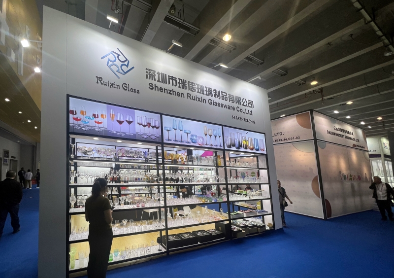 Showcase of various glassware products at the exhibition