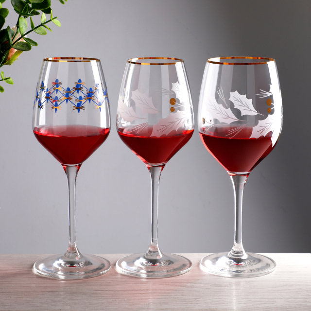 Bulk Wholesale Custom Engraved Crystal Wine Glass Gold Rim Holly Pattern Logo Etched Red Wine Goblet Gift Box Set Factory,Grossiste en Verrerie & Fabricant de Bocaux à Bougies sur Mesure | Ruixin Glass,Bulk Wholesale Custom Engraved Crystal Wine Glass Gold Rim Holly Pattern Logo Etched Red Wine Goblet Gift Box Set Factory