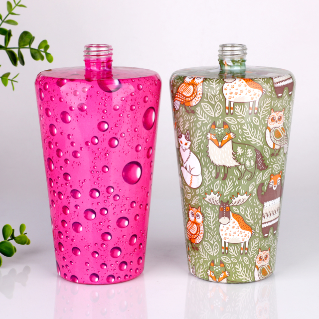 Wholesale Custom 1000ml Flat Glass Flask Bottle Full Wrap Decal Print Beverage Juice Spirit Container Gift Set OEM Bulk,Оптовые поставки стеклянной посуды и производство индивидуальных свечных банок | Ruixin Glass,Wholesale Custom 1000ml Flat Glass Flask Bottle Full Wrap Decal Print Beverage Juice Spirit Container Gift Set OEM Bulk