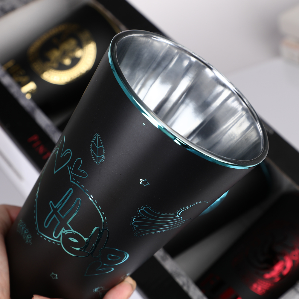 Crisp engraved logo on matte glass