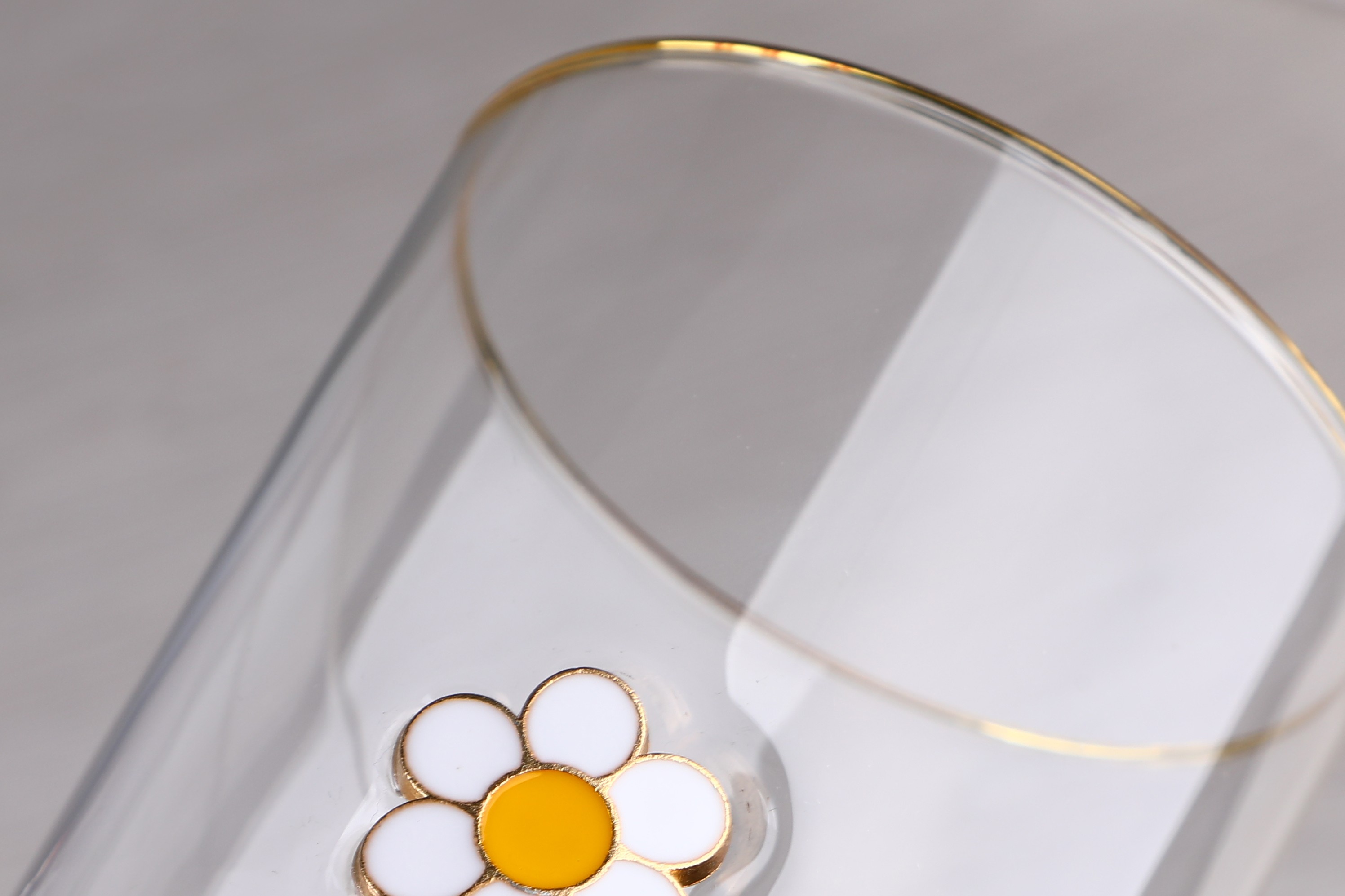 Gold rim glass with 3D holiday icon charm detail