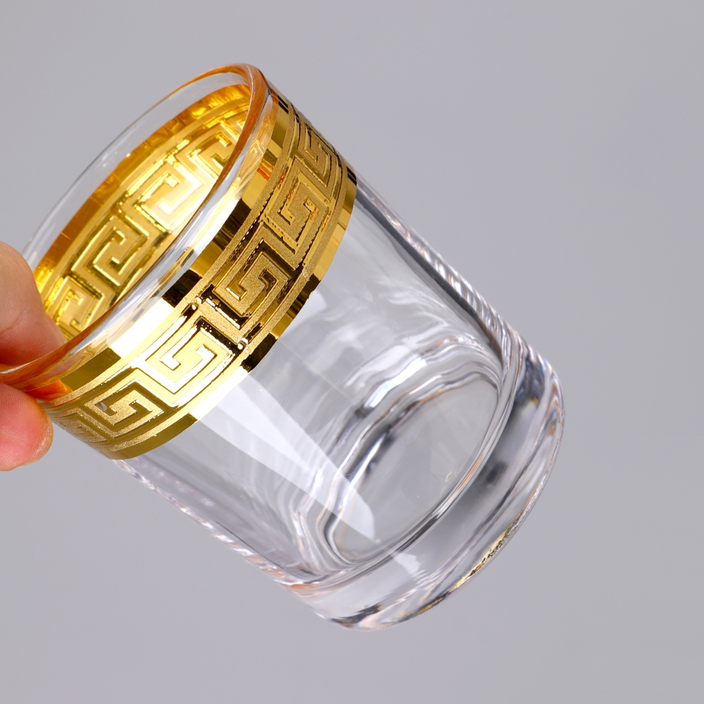 Brandy snifter with gold rim
