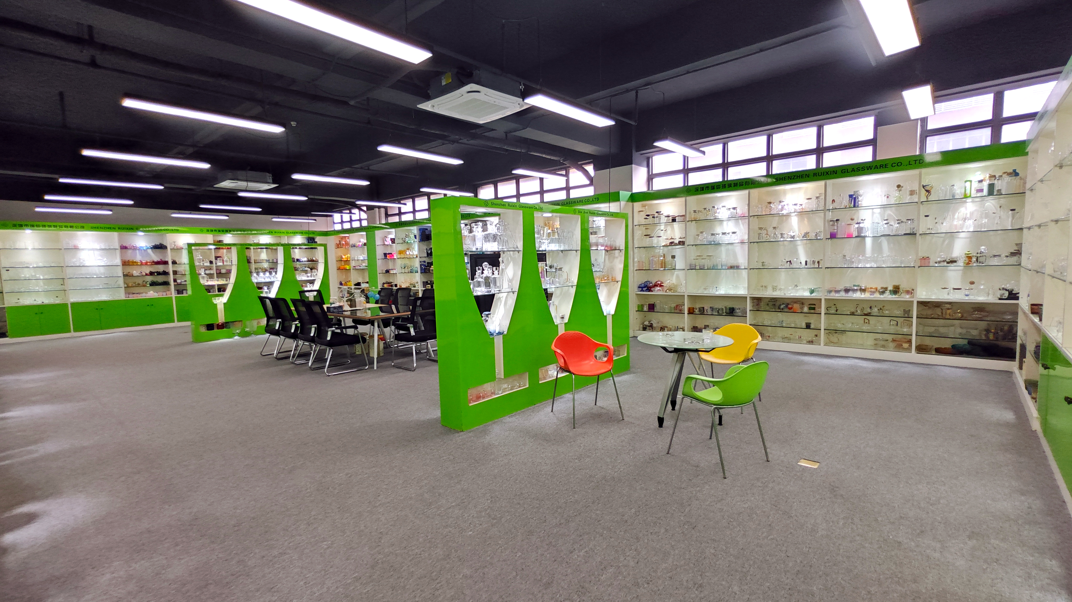 Showroom panorama