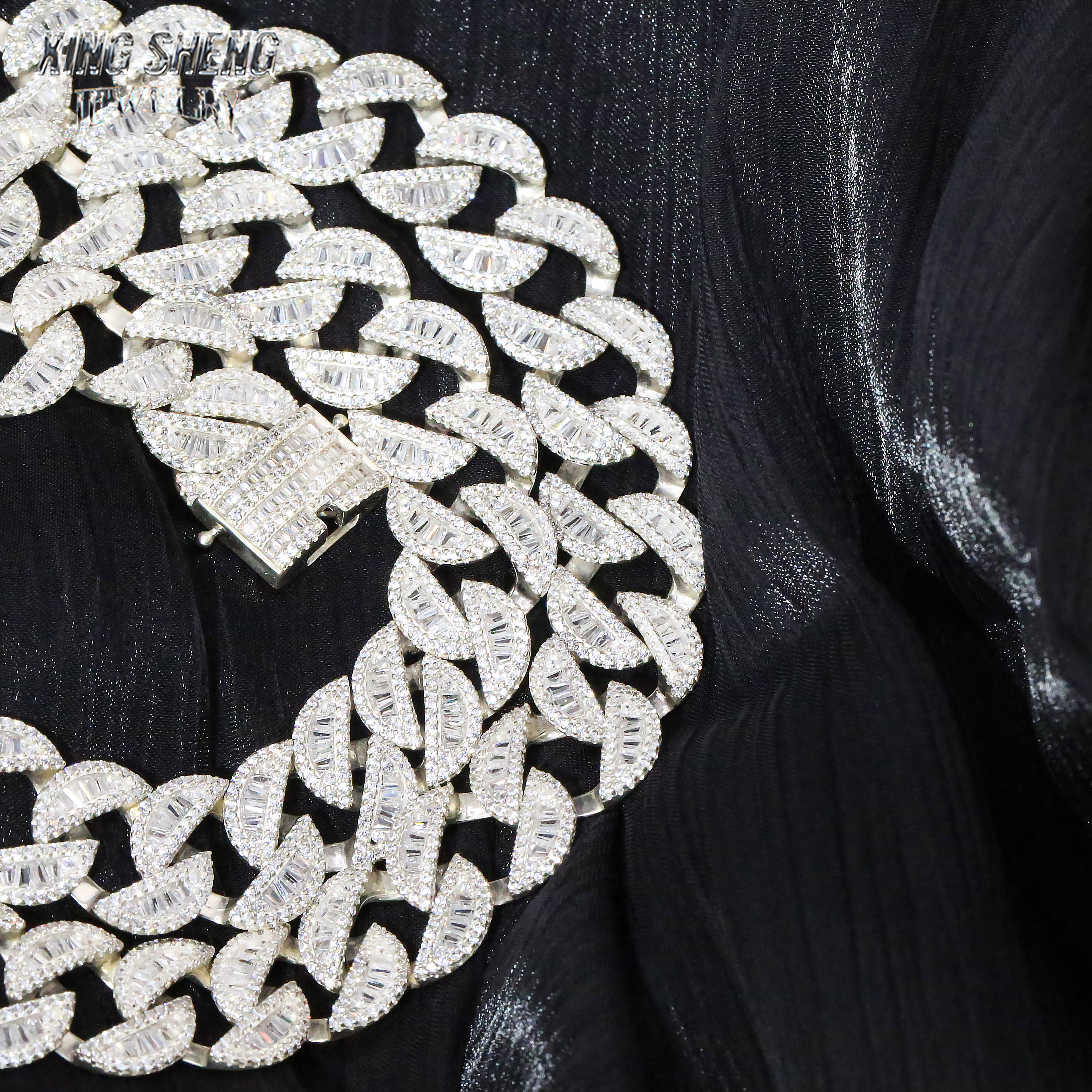 New Arrivals Fashion Popular Box Clasp S925 12mm Thin Iced Out Hip Hop VVS1 Baguette Moissanite Diamond Miami Cuban Link Men