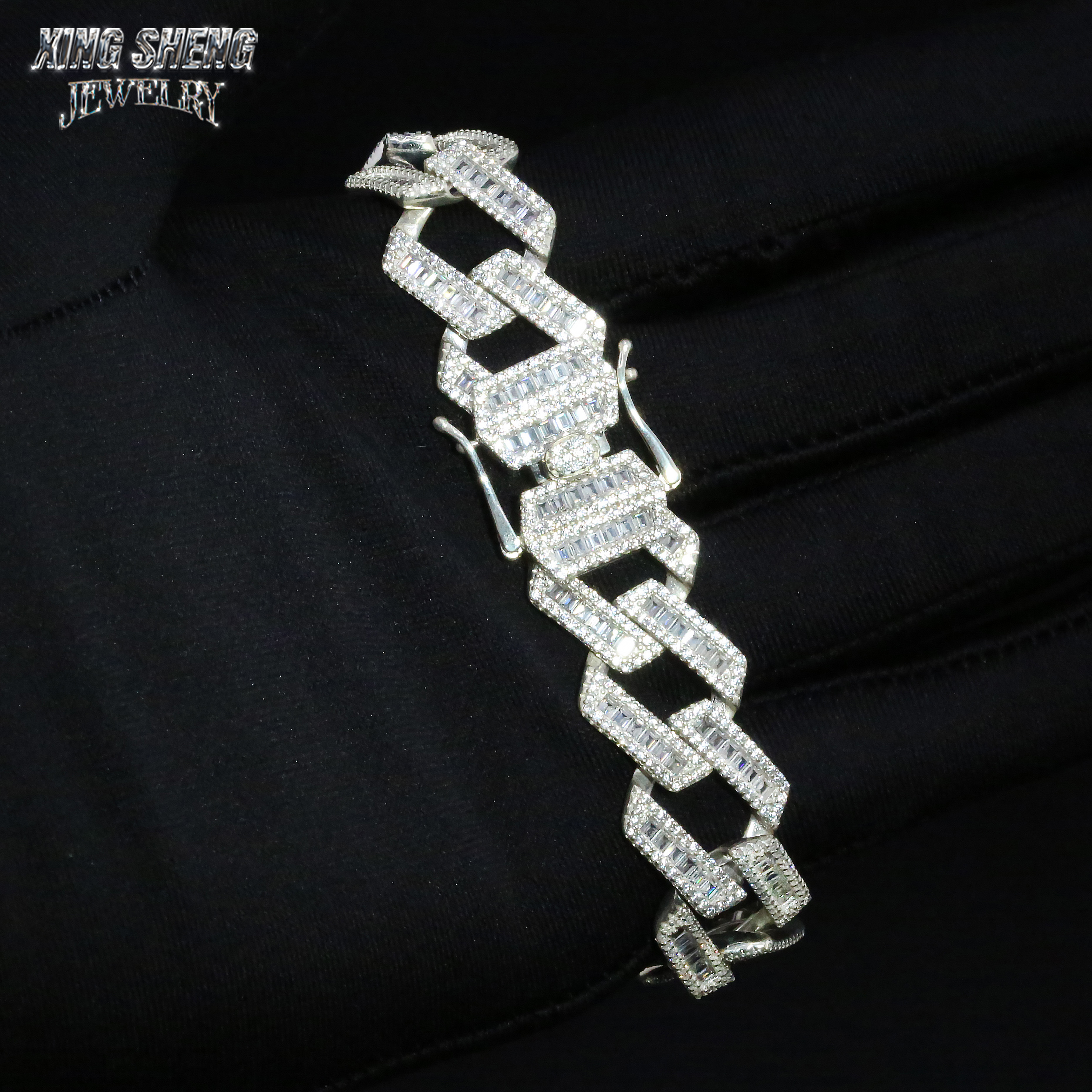 Customized Top Quality Sterling Silver 17MM VVS D Color baguette Shape Moissanite with GRA thin Cuban Link Chain for Men's Rapper Life