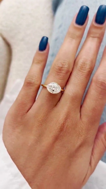 2.00 Carat D VVS2 Oval Cut Lab-Grown Diamond Engagement Ring | 14K Solid Gold | IGI Certified | Factory Direct