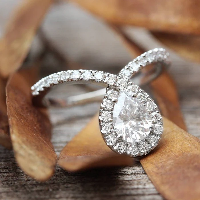 1.1ct Pear Cut Lab Grown Diamond Bypass Halo Engagement Ring | 14K Gold | IGI Certified