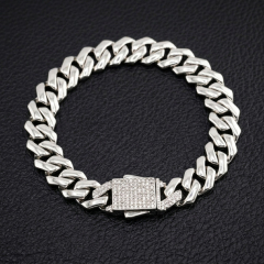 Closed loop view of a round-cut DE color moissanite Cuban chain bracelet crafted in premium S925 sterling silver.
