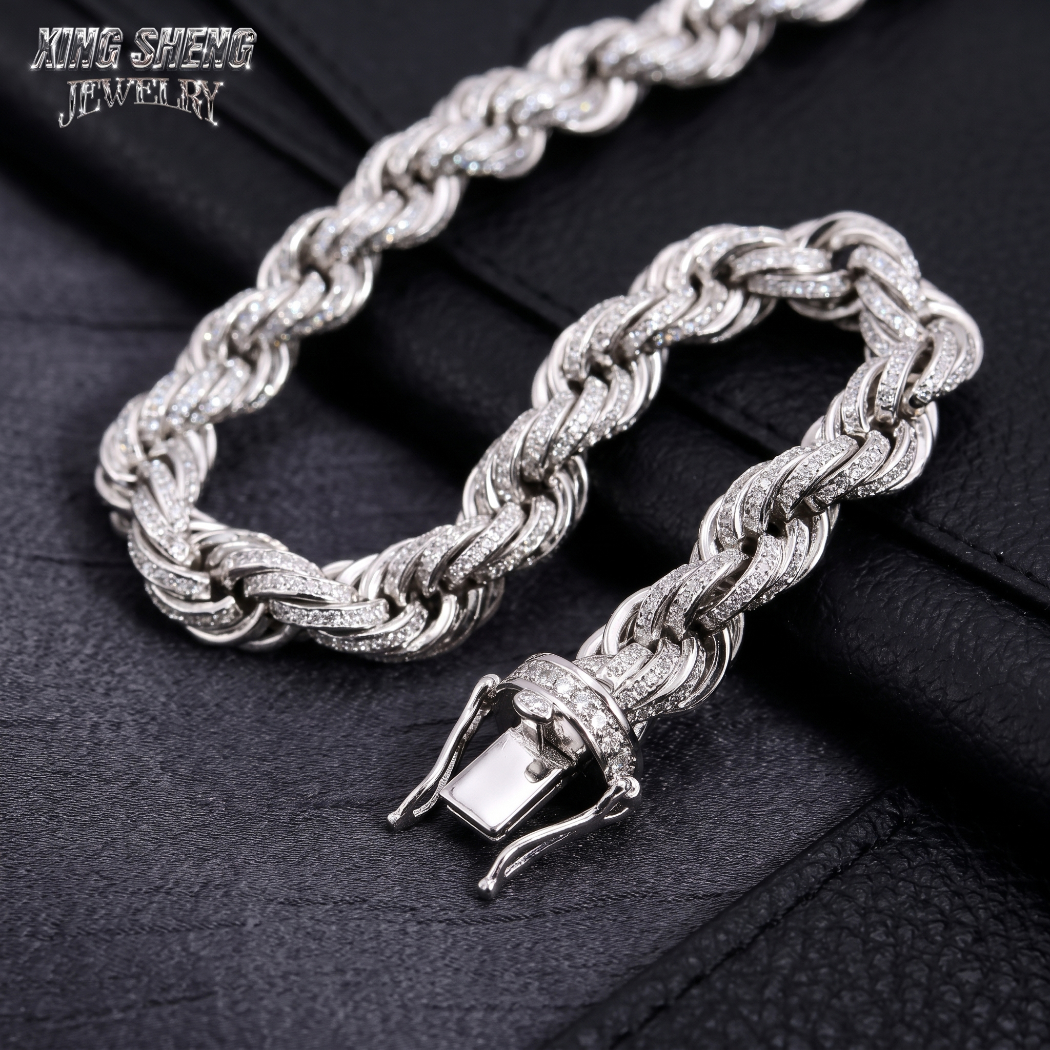 High-resolution focus on the integrated locking mechanism and flawless 6A grade moissanite stones on the silver rope chain.