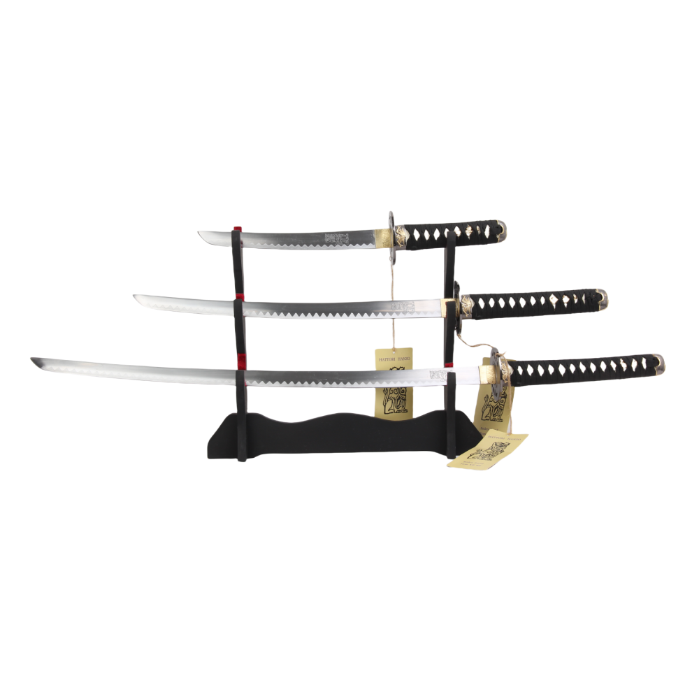 Kill Bill Movie Replica Samurai Sword 3-Piece Set with 3-Tier Wooden Display Stand - Iconic Engraved Scabbards（杀死比尔三件套）US、CA、EU
