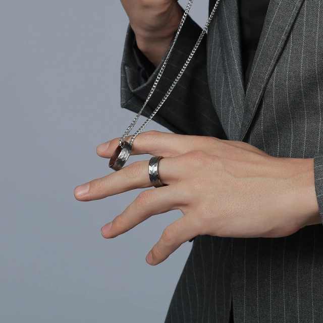 Wholesale Price Hammered Tungsten Carbide Ring with Wood Inlay for Men Ring