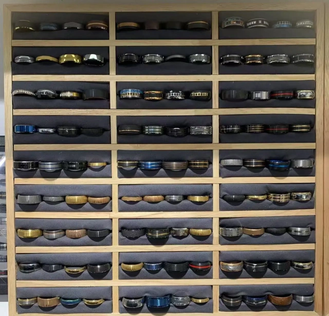 Men's & Women's Hammered Surface Engagement Bands 18K Rose Gold Plated Tungsten Wedding Ring Classic Style for Male Female Gift