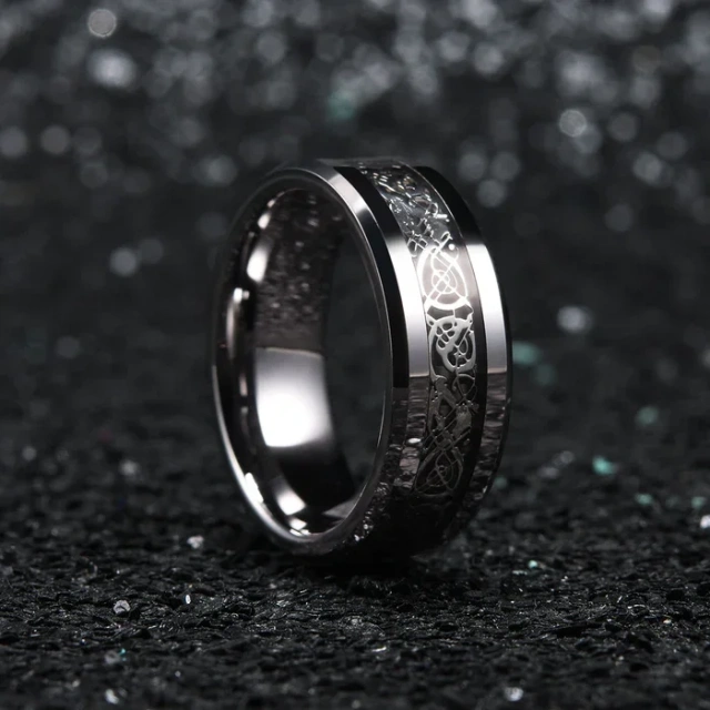 Fashion Jewelry Custom 8mm Tungsten Ring for Men Rings Wedding Rings Silver Celtic Dragon Black Carbon Fibre Inlay