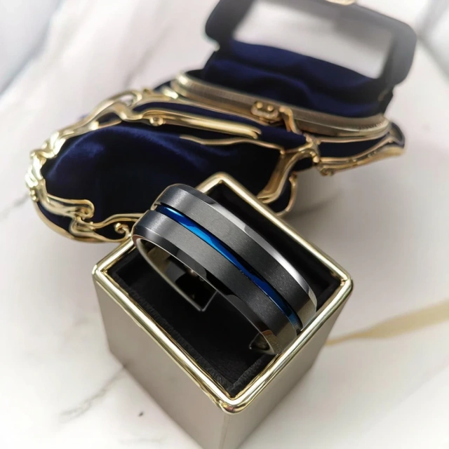 China Factory Wholesale Luxury Men's Classic Tungsten Ring Black Plated with Groove for Wedding or Engagement